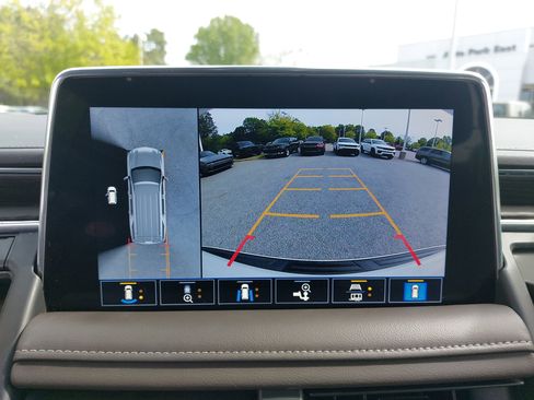 Used 2021 Chevrolet Tahoe LT w/ LT Signature Package image 24