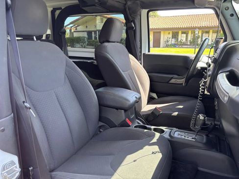 Used 2016 Jeep Wrangler Sport w/ Quick Order Package 24S AWD/4WD image 12