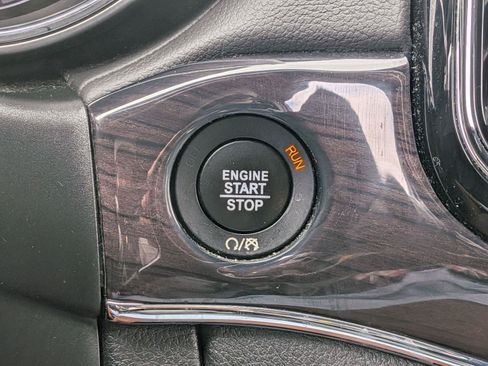 Used 2021 Jeep Grand Cherokee Overland AWD/4WD image 18