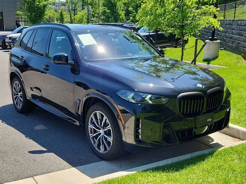 Used 2024 BMW X5 xDrive40i w/ M Sport Package AWD/4WD image 10