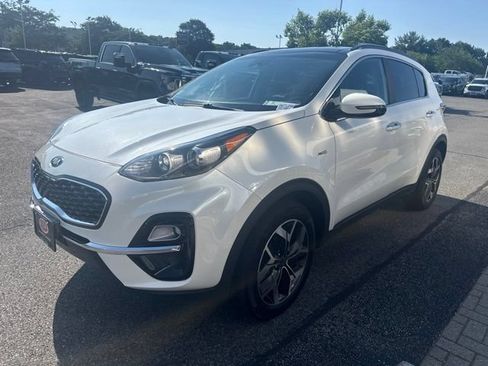 Used 2022 Kia Sportage EX AWD/4WD image 3