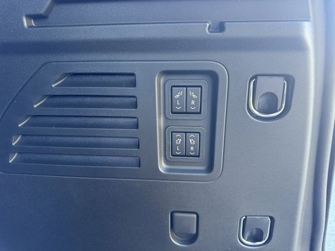 New 2026 Chevrolet Traverse RS image 24