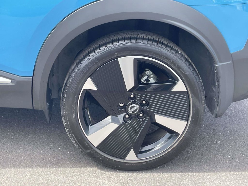 Used 2025 Nissan Kicks SR FWD image 10