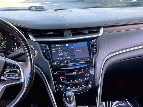 Used 2019 Cadillac XTS Luxury image 6