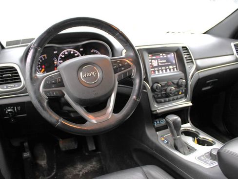 Used 2018 Jeep Grand Cherokee Limited image 3