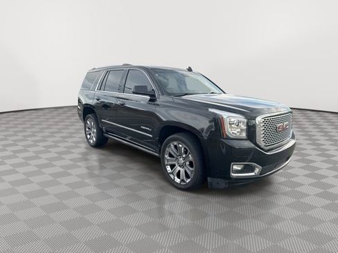 Used 2016 GMC Yukon Denali w/ Open Road Package image 2