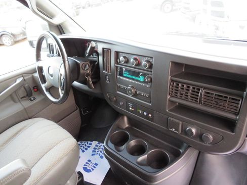 Used 2018 Chevrolet Express 3500 LT w/ LT Preferred Equipment Group RWD image 19