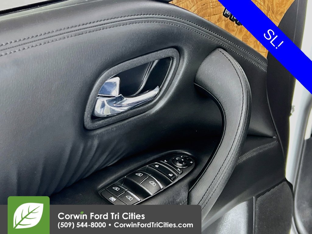 Used 2022 Nissan Armada SL AWD/4WD image 12