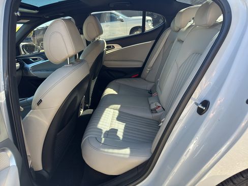 Used 2022 Genesis G70 2.0T w/ Prestige Package image 15