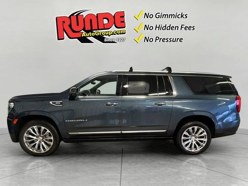 Used 2021 GMC Yukon XL Denali w/ Denali Ultimate Package AWD/4WD image 3