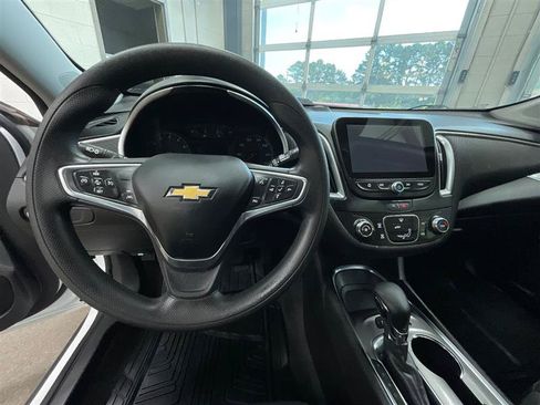 Used 2021 Chevrolet Malibu LS w/ Driver Confidence Package II FWD image 14