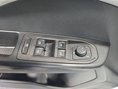 Used 2025 Volkswagen Taos S AWD/4WD image 27