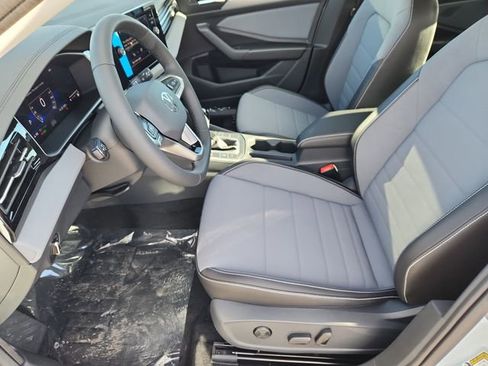 New 2026 Volkswagen Jetta SE image 7