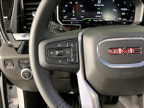 Used 2024 GMC Sierra 1500 SLE w/ Preferred Package AWD/4WD image 11