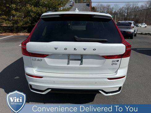 Certified 2025 Volvo XC60 B5 Core image 7
