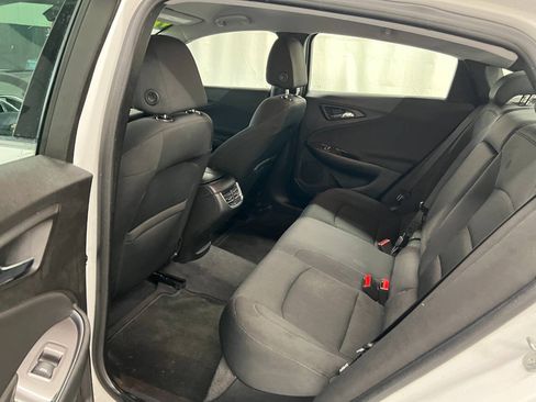 Used 2016 Chevrolet Malibu LT FWD image 9