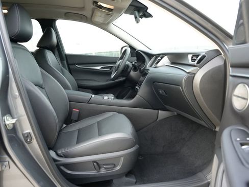 Certified 2025 INFINITI QX50 Luxe w/ Accent Package AWD/4WD image 22