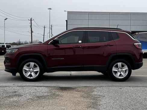 Used 2022 Jeep Compass Latitude image 7