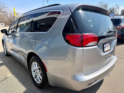Used 2021 Chrysler Voyager Lxi FWD image 13