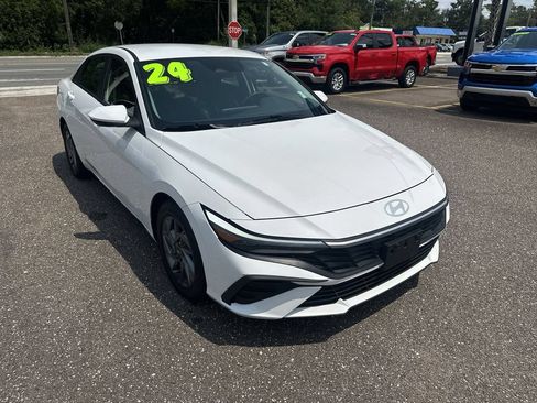 Used 2024 Hyundai Elantra SEL FWD image 10