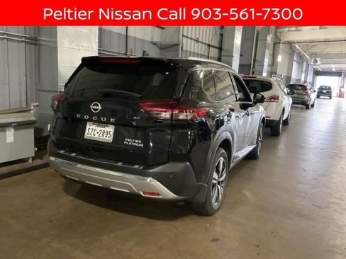 Certified 2023 Nissan Rogue Platinum FWD image 3