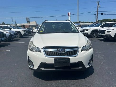 Used 2017 Subaru Crosstrek 2.0i Limited AWD/4WD image 2