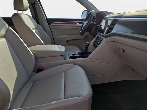 Used 2018 Volkswagen Atlas SE image 12