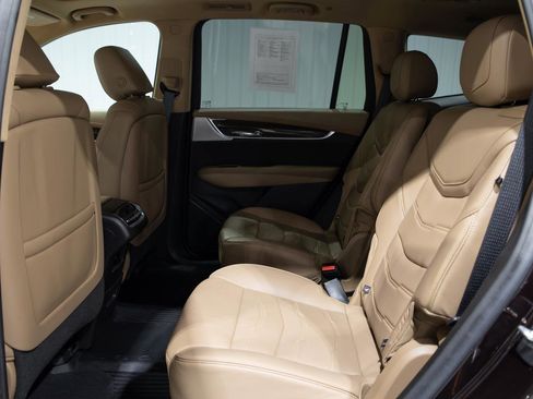 Used 2020 Cadillac XT6 Premium Luxury w/ Platinum Package image 35