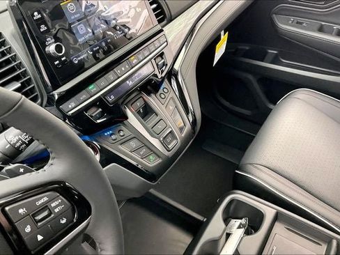 New 2026 Honda Odyssey Elite image 9