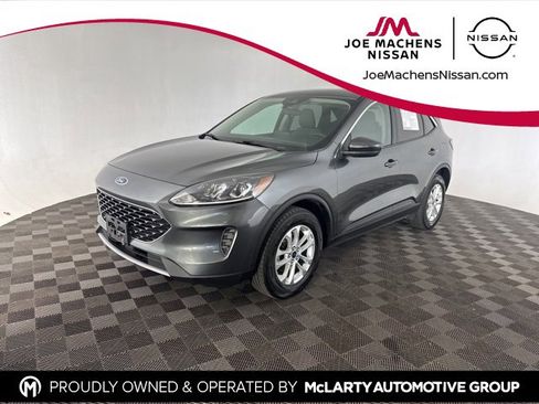 Used 2020 Ford Escape SE image 3