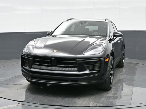 Certified 2024 Porsche Macan S w/ Premium Plus Package image 12
