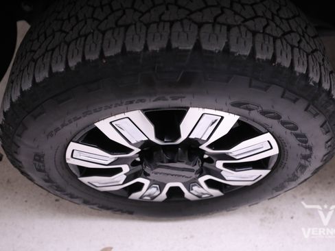 Used 2024 GMC Sierra 2500 Denali w/ Denali Reserve Package image 36