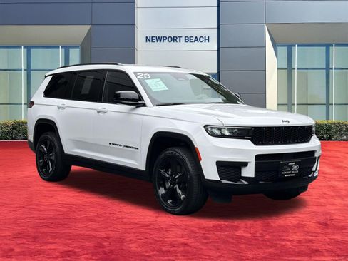 Used 2023 Jeep Grand Cherokee L Laredo RWD image 7