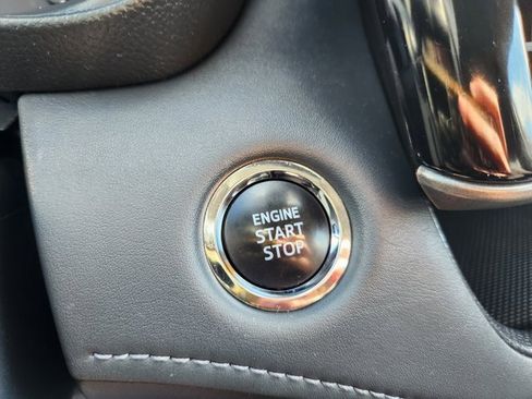 Used 2023 Toyota Highlander L image 20