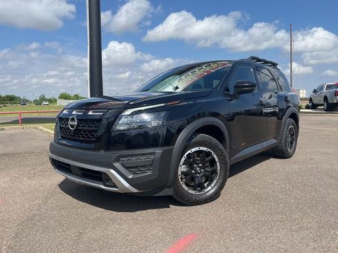 Used 2024 Nissan Pathfinder Rock Creek AWD/4WD image 2