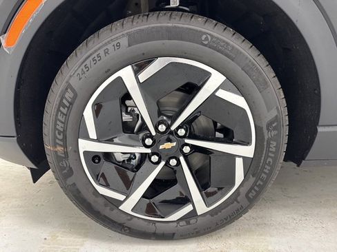 New 2026 Chevrolet Equinox EV LT image 36