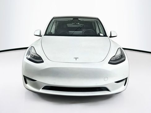 Used 2021 Tesla Model Y Long Range AWD/4WD image 2