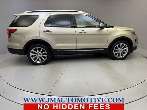Used 2017 Ford Explorer Limited w/ Equipment Group 301A AWD/4WD image 6