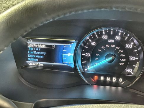 Used 2018 Ford Explorer Limited image 17