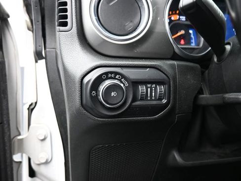 Used 2020 Jeep Wrangler Unlimited Sahara AWD/4WD image 11