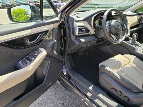Used 2025 Subaru Outback Limited AWD/4WD image 8