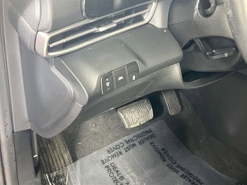 Used 2023 Hyundai Elantra SEL w/ Convenience Package FWD image 10