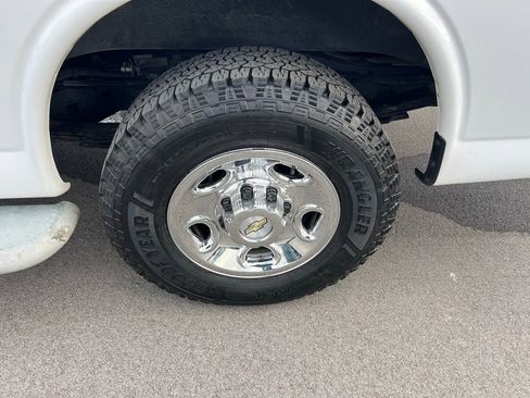 Used 2024 Chevrolet Express 2500 w/ Driver Convenience Package image 14