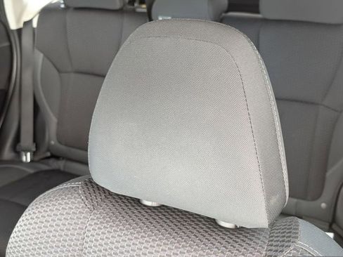 Used 2022 Subaru Forester Premium w/ Popular Package #2 image 16
