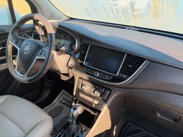 Used 2018 Buick Encore Essence w/ Experience Buick Package FWD image 8
