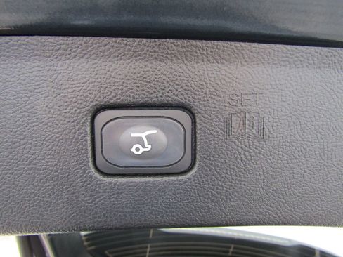 Used 2023 Ford Edge Titanium w/ Equipment Group 301A AWD/4WD image 8