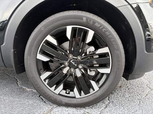 Used 2024 Kia Telluride SX image 12