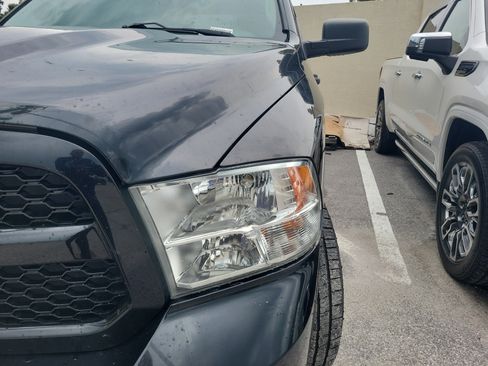 Used 2017 RAM 1500 Express RWD image 4