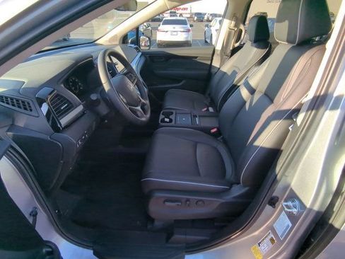 Used 2025 Honda Odyssey Touring image 8