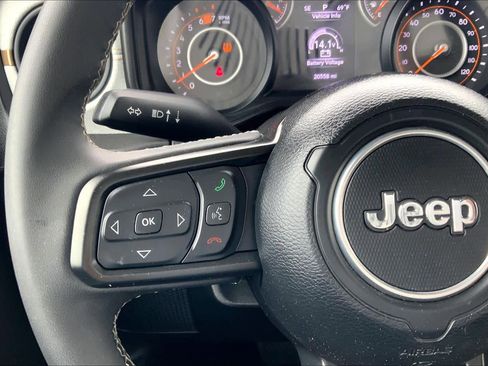 Used 2025 Jeep Wrangler Unlimited Sport AWD/4WD image 23